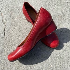 Nurture by Lamaze Brick Red Leather Round Toe Wedge Shoe